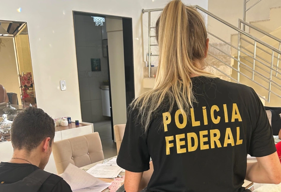 Equipes da PF em cumprimento a mandados na Operação Fake Solis em São Luís-MA