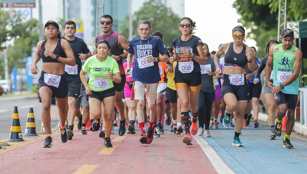 Atletas realizaram uma corrida de 4km