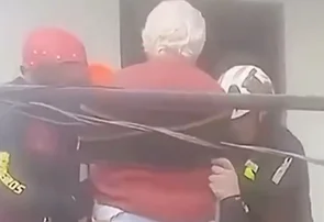 Idosa de 96 anos é resgatada pelo Corpo de Bombeiros no RS; veja vídeo