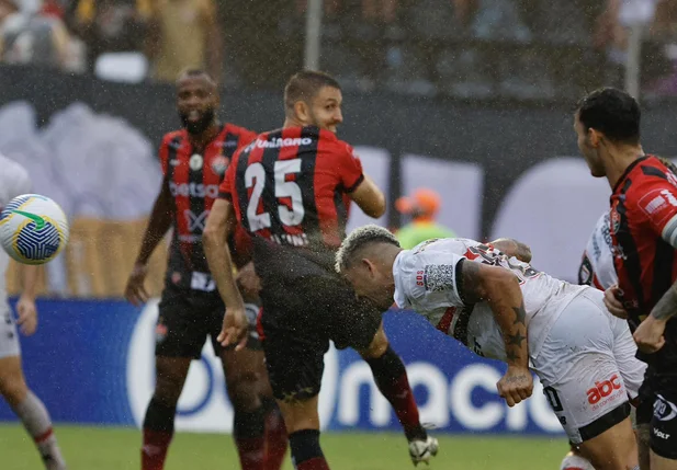 São Paulo vence o Vitória no Barradão