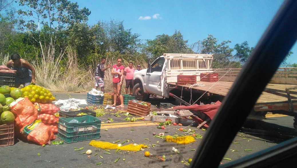 Caminhão envolvido no acidente carregava verduras