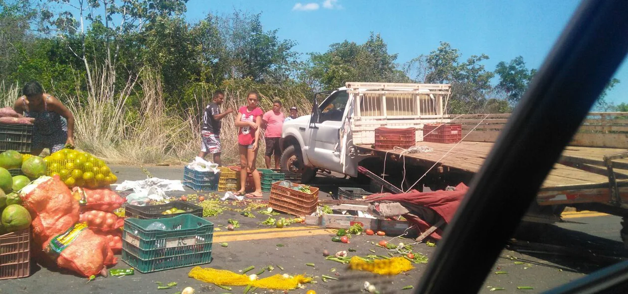 Caminhão envolvido no acidente carregava verduras