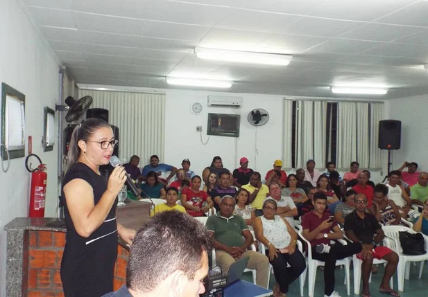 Prefeita Vilma Amorim faz discurso durante a abertura do ano legislativo