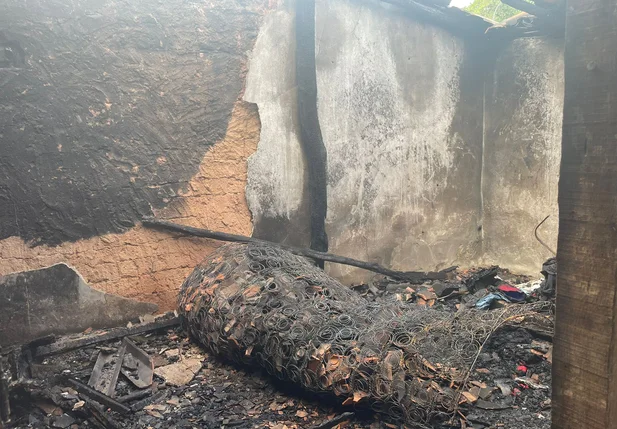 Vendedor de roupas morre carbonizado em incêndio em Timon