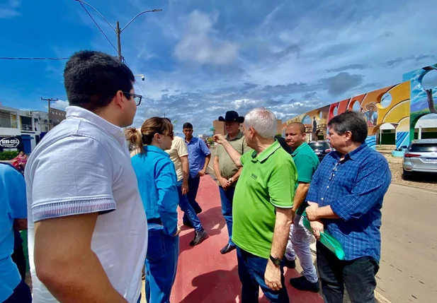 Prefeitura de Esperantina realiza visita técnica em avenida