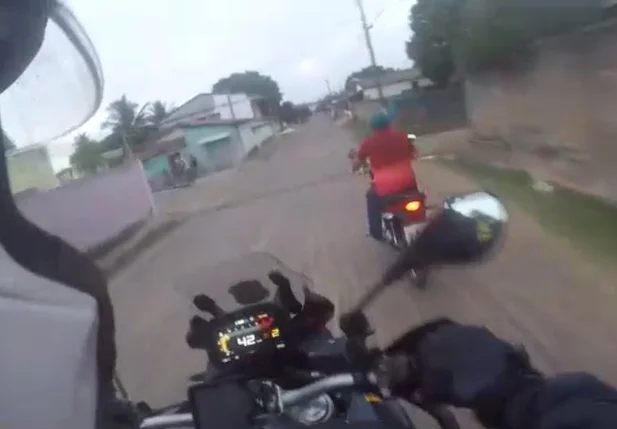 Vídeo registra perseguição da PRF a motociclista