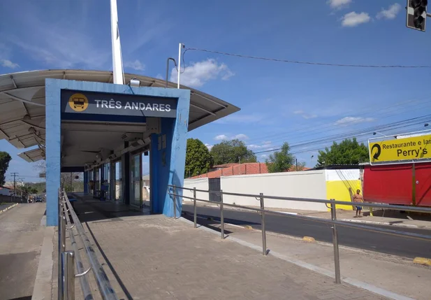 Estação do bairro Três Andares