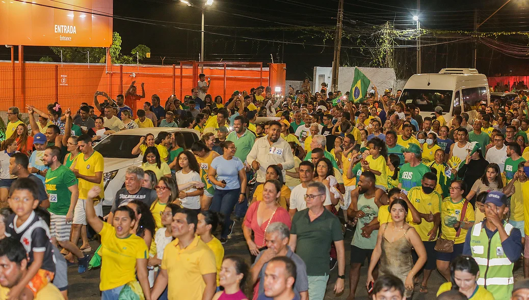 Multidão recebeu Bolsonaro