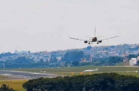 Avião arremete após jato se aproximar da pista em Guarulhos