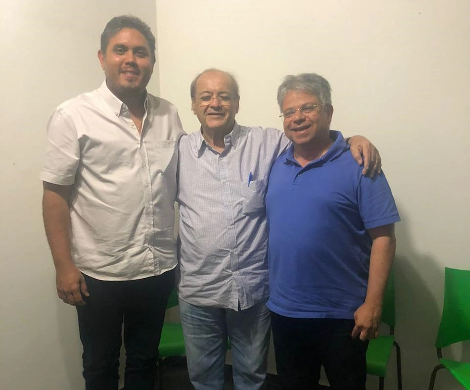 Sílvio Mendes ao lado de Zé Fernando e o deputado Gustavo Neiva