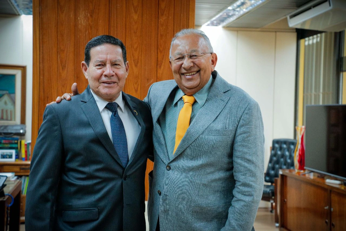 Dr. Pessoa ao lado do vice-presidente Hamilton Mourão