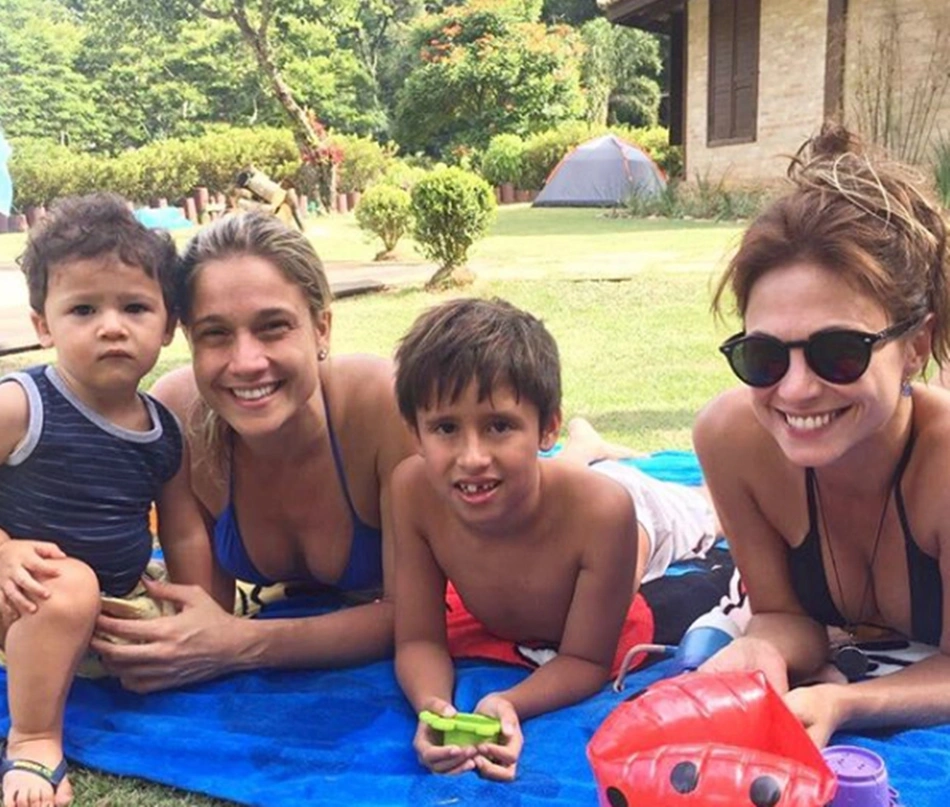 Fernanda Gentil em momento descontraído com sua família