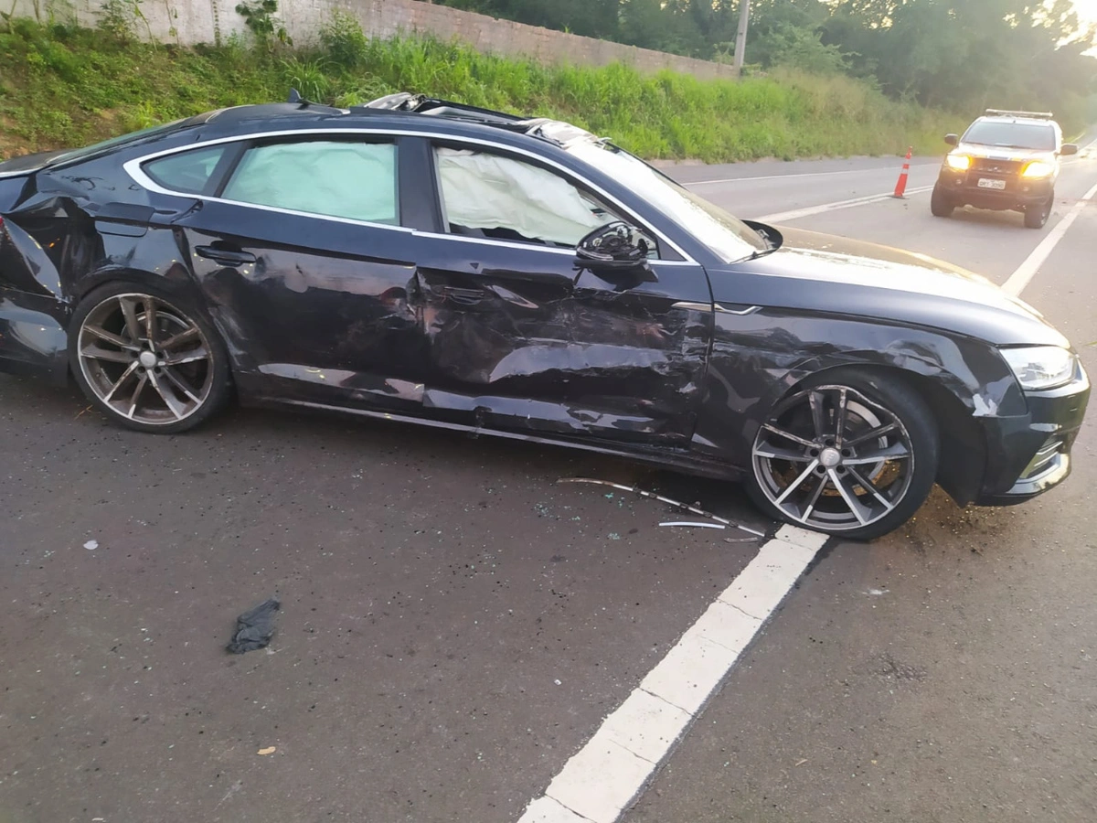Audi envolvido no acidente
