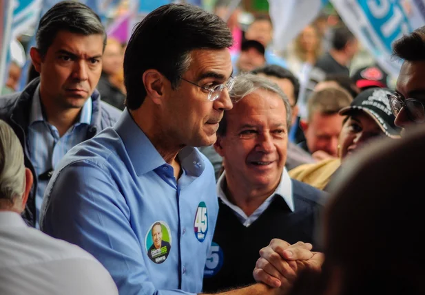 O candidato Rodrigo Garcia participa de campanha na cidade de Sorocaba