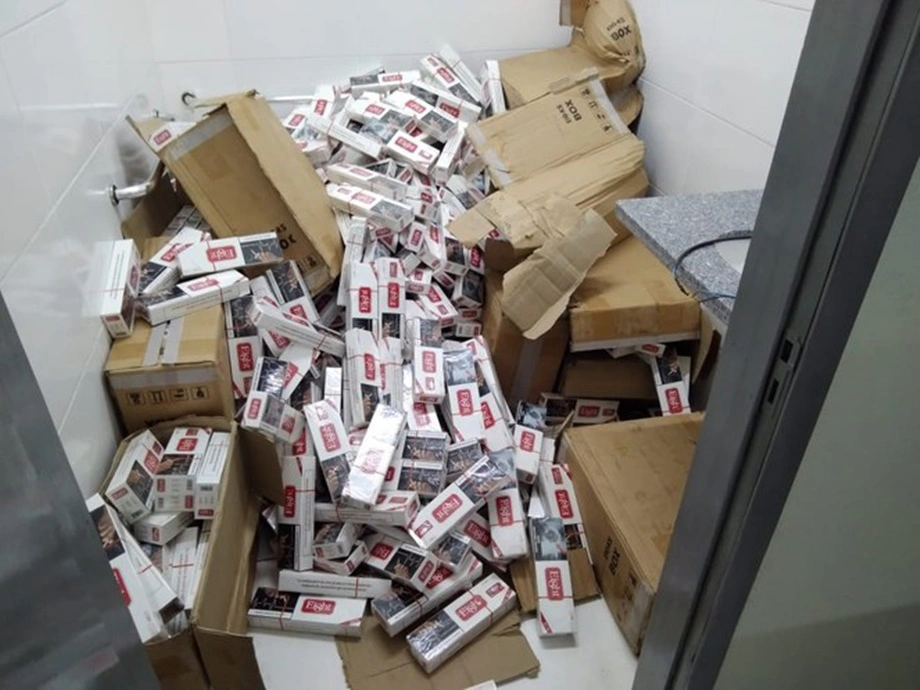 PRF apreende R$ 1,3 milhão em cigarros contrabandeados