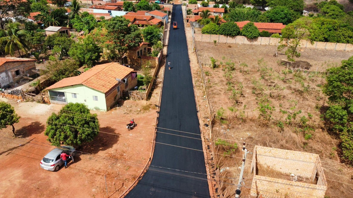 As ações de pavimentação são realizadas através do programa Pavimenta Nazaré
