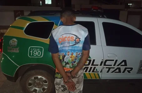 Acusado de roubo e furto é preso pela PM em Itainópolis