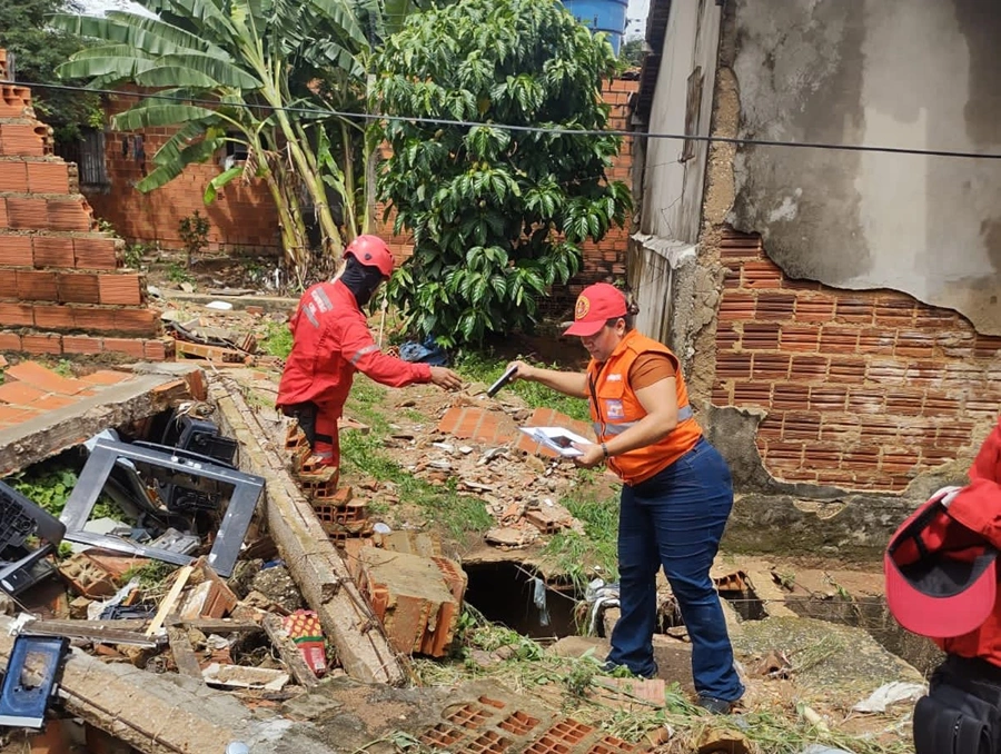 Defesa Civil realiza vistorias em casas afetadas por chuvas em Teresina