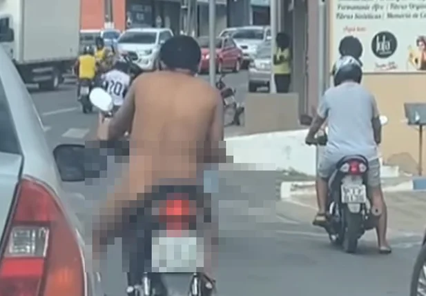 Homem é flagrado pilotando moto em Floriano