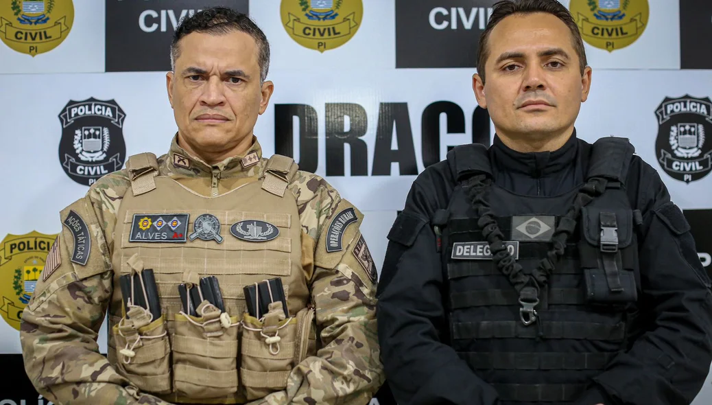 Major Alves, comandante do BEPI e o delegado Charles Pessoa, coordenador do DRACO