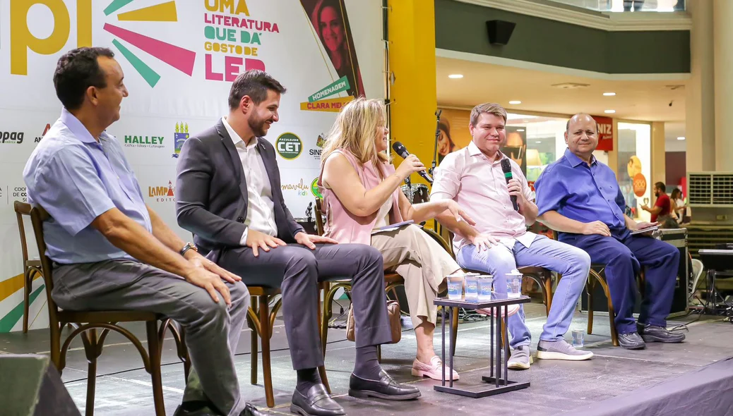 Mesa discutiu o incentivo a literatura piauiense nas escolas e universidades do Piauí