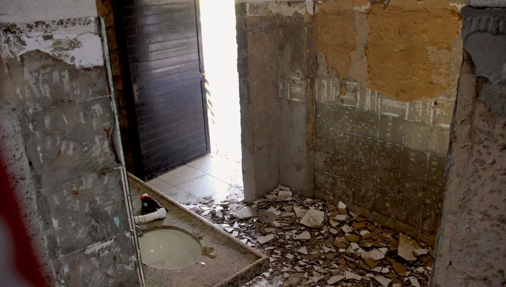 Nesta primeira etapa das obras, os banheiros serão reformados