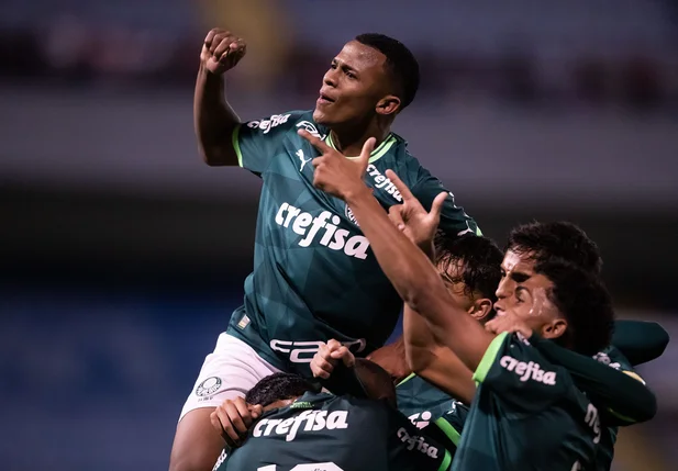 Palmeiras goleou o Athletico-PR por 4 a 1