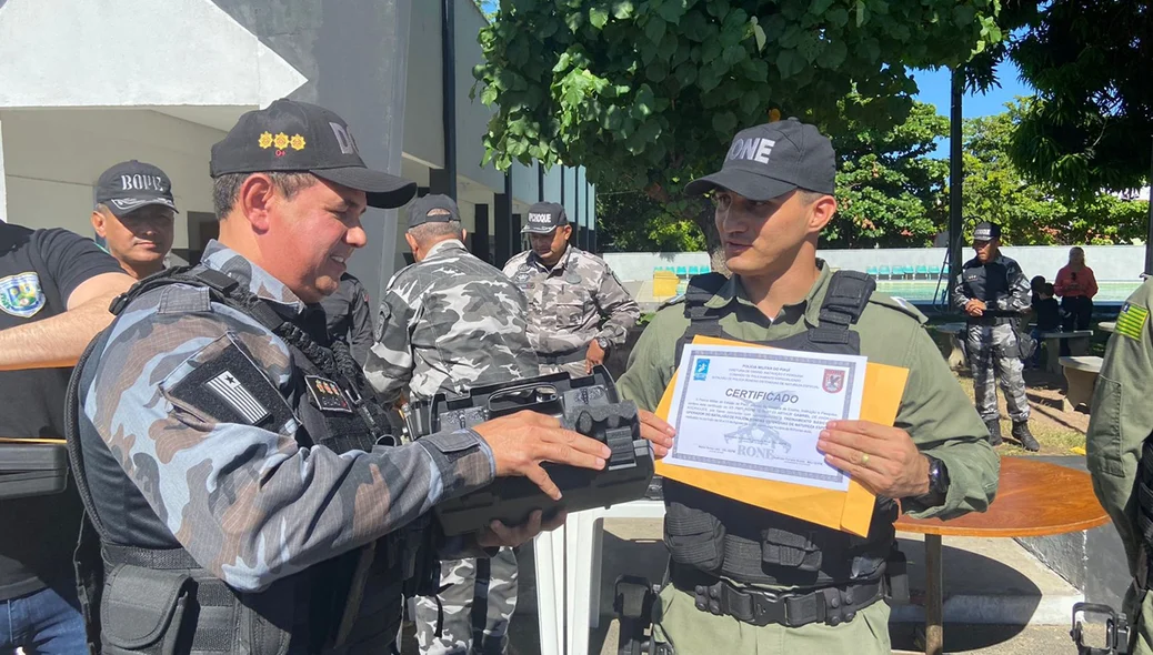 Policiais receberam certificado pela formação