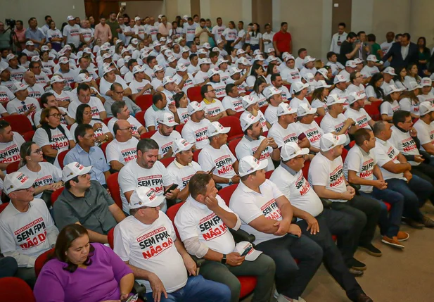 Prefeitos manifestam contra redução do FPM