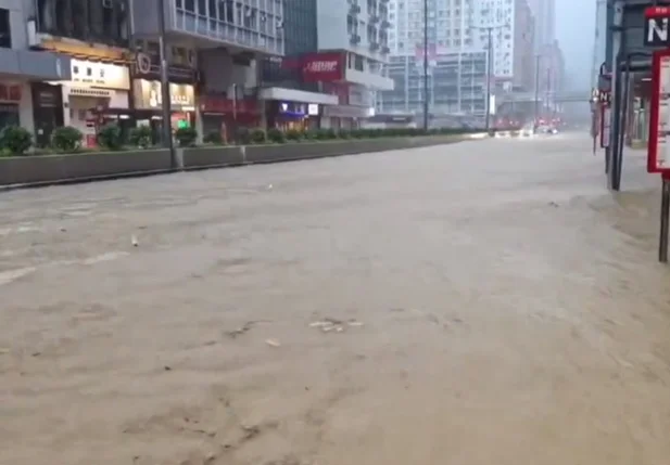 Maior volume de chuvas já registrado em Hong Kong