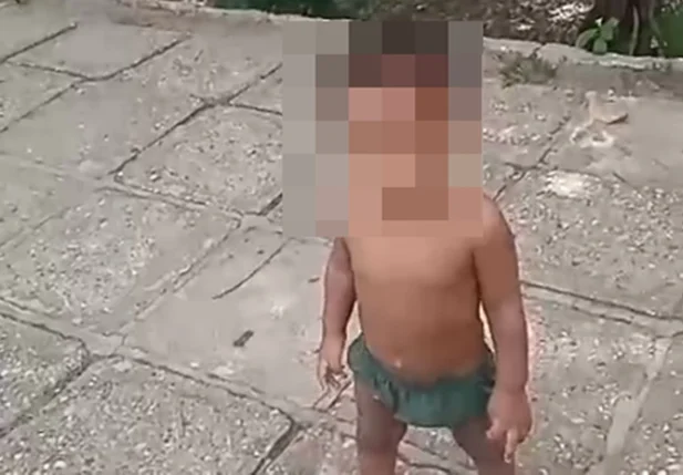Criança abandonada na Avenida Maranhão