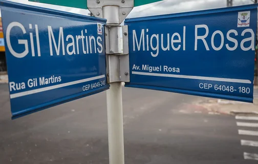 Cruzamento das avenidas Gil Martins e Miguel Rosa