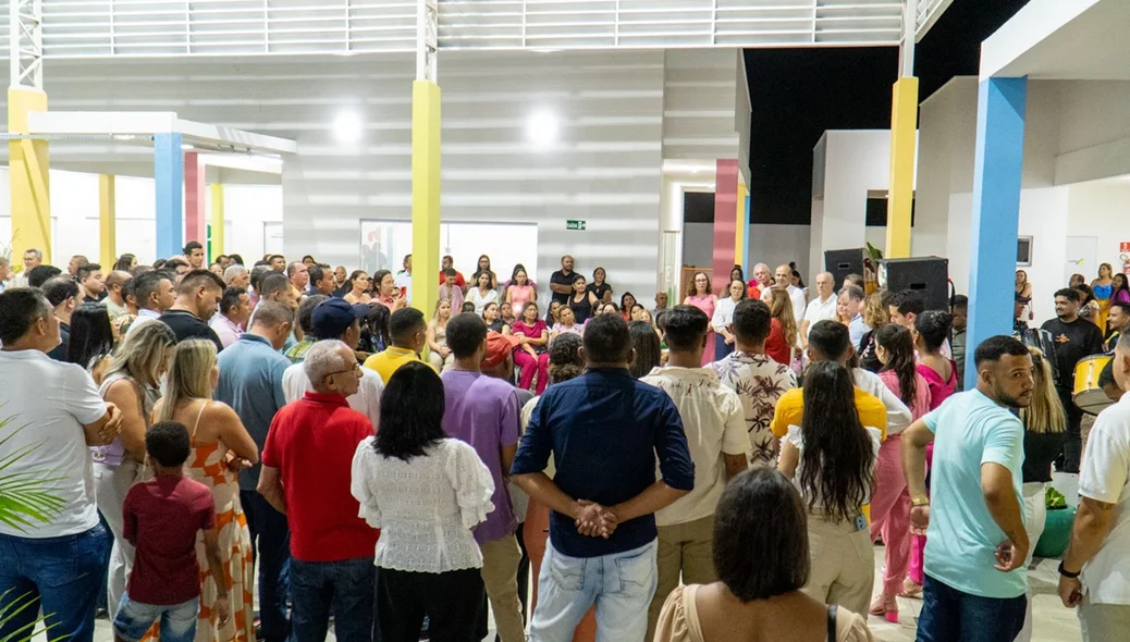 Momento da inauguração da nova escola em São Raimundo Nonato