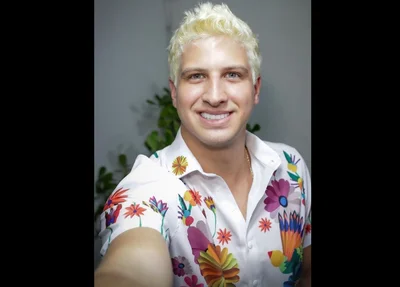 Prefeito de Recife, João Campos, platina o cabelo