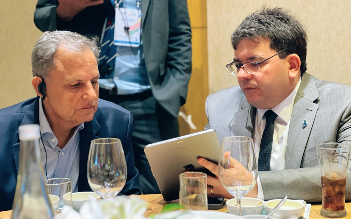 Governador Rafael Fonteles em reunião com Sagar Kaushik, da multinacional UPL
