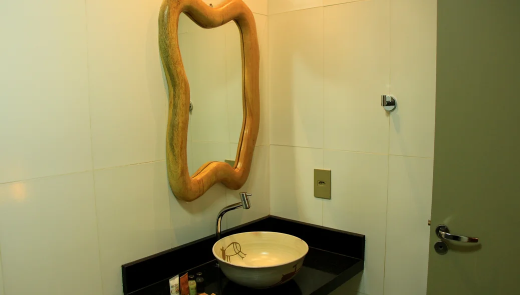 Design do banheiro do Hotel Serra da Capivara