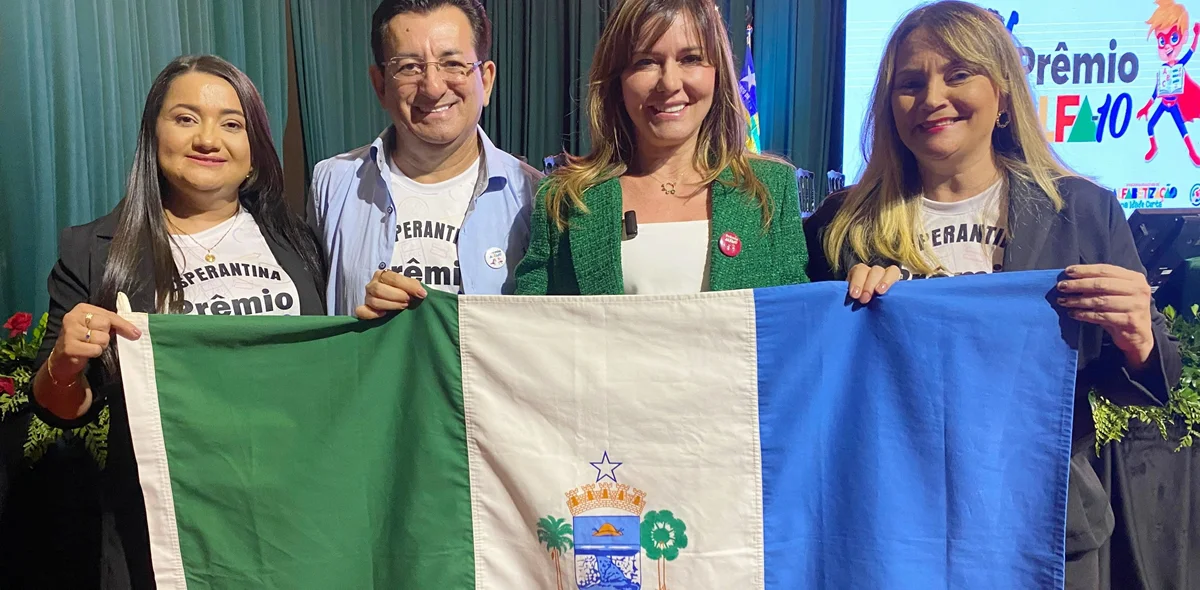 Escolas de Esperantina recebem premiação do Alfa-10 de Educação em Teresina
