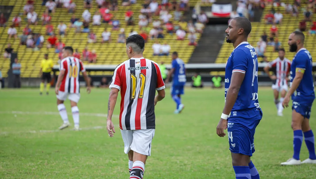 River e Águia de Marabá se enfrentaram no estádio Albertão