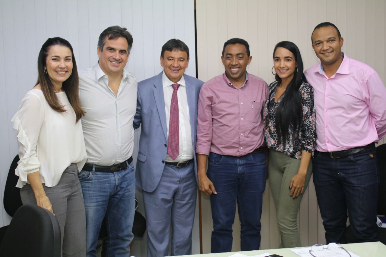 Ciro Nogueira reúne 44 prefeitos em encontro com o governador Wellington Dias