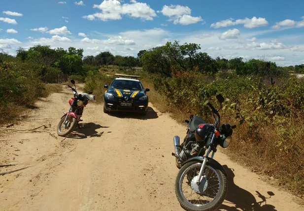 As duas motocicleta foram encaminhadas para a Delegacia da Polícia Civil de Floriano