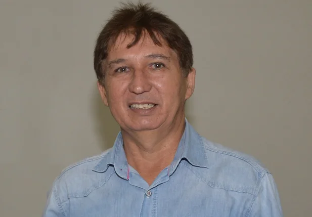 Jornalista José Maria Barros