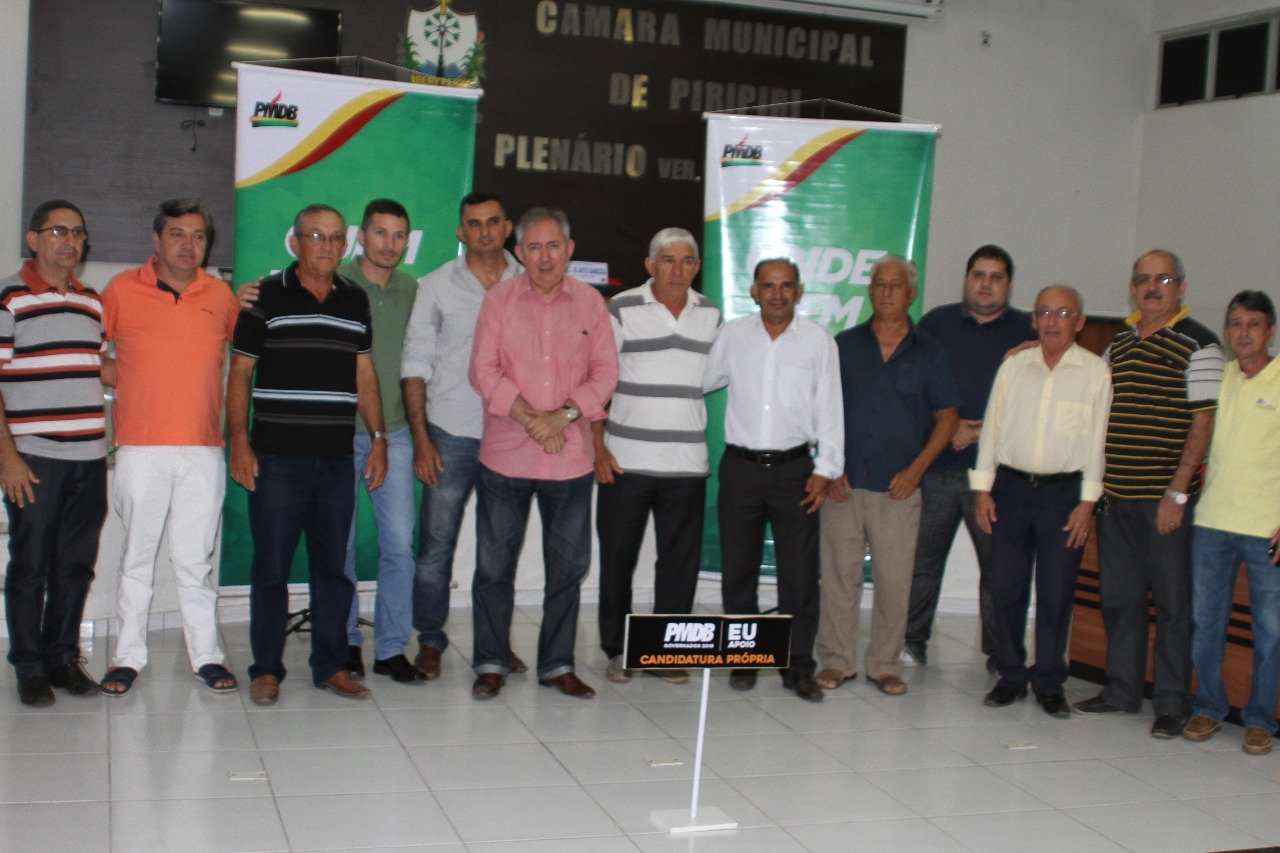 João Henrique reúne presidentes e delegados do PMDB em Piripiri 