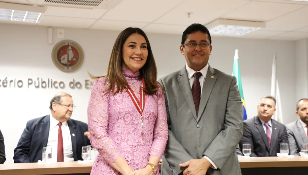 Medalha recebida pela vice-governadora do Piauí