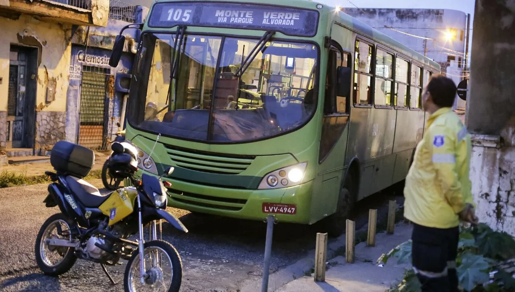 Ônibus que faz a linha Monte Verde, via Parque Alvorada foi apreendido