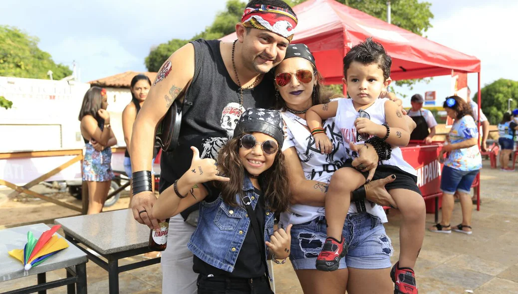 Família participa do bloco Pinto da Morada