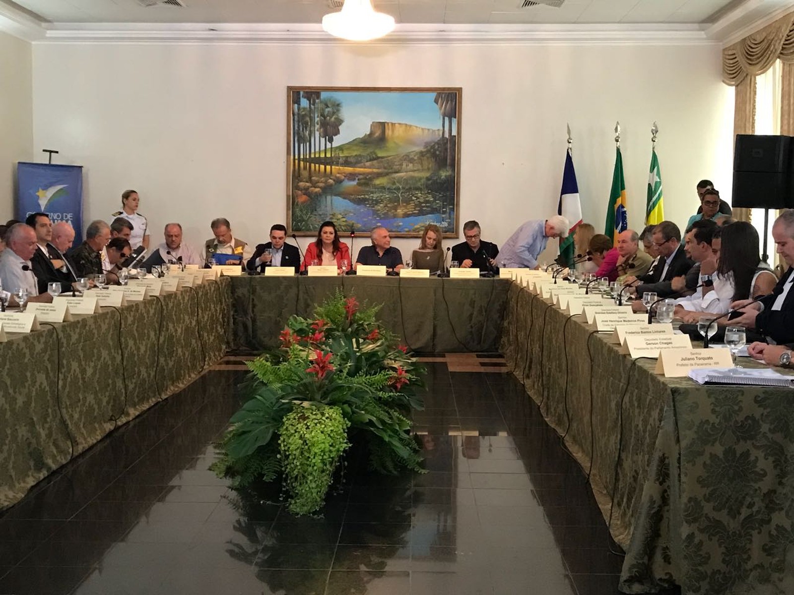 Reunião no Palácio do governo de Roraima 