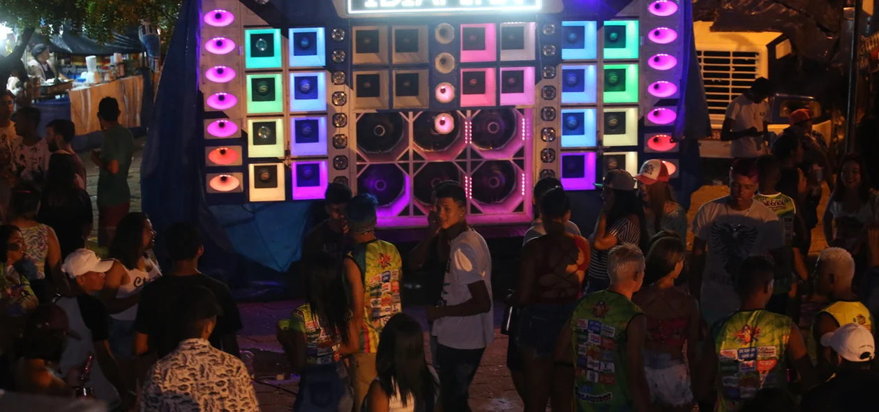 Paredões de som animaram a festa nesta segunda-feira de Carnaval em Altos