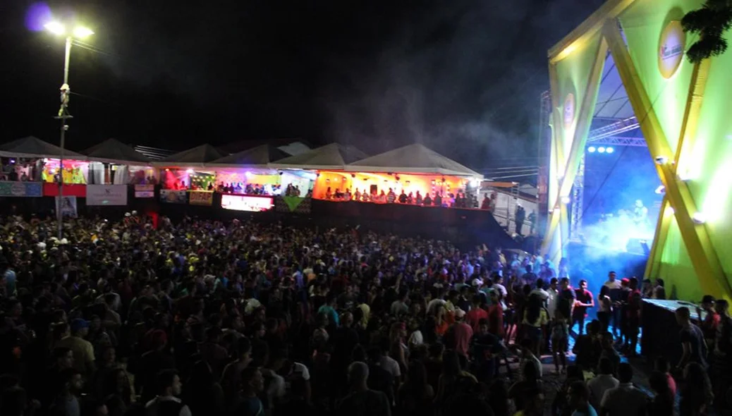  Praça de Eventos ficou lotada na terceira noite do Carnaval em Água Branca