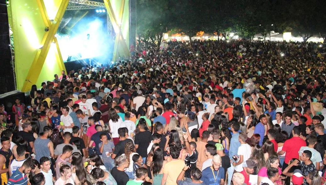  Praça de Eventos na terceira noite do Carnaval em Água Branca