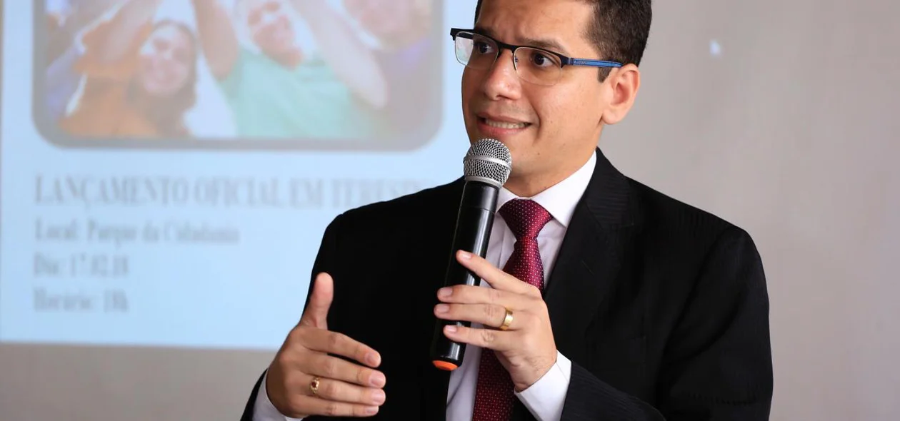 Secretário estadual de Justiça, Daniel Oliveira